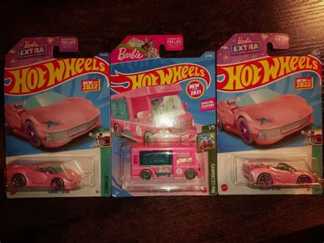 MATTEL BARBIE HOT Wheels 2021 Dream Camper And 2022 Barbie Extra Tooned