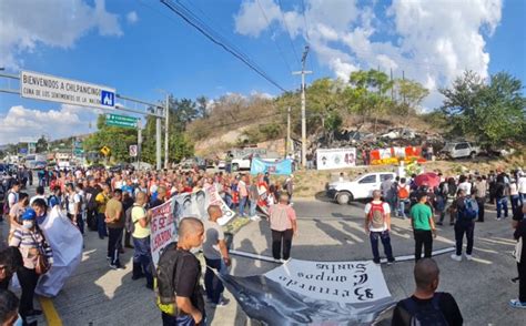 Normalistas Bloquean 2 Avenidas De Chilpancingo Lokura FM