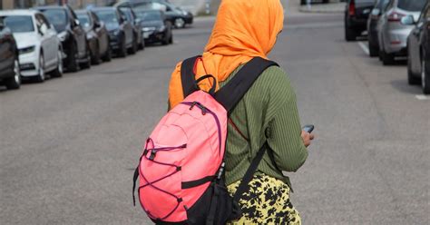 INSÄNDARE Förbjud slöjor för flickor upp till årskurs sex