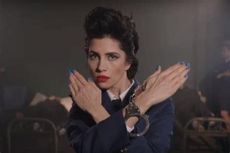 Pussy Riot сняли новый провокационный клип Чайка Видео дня Woman ua