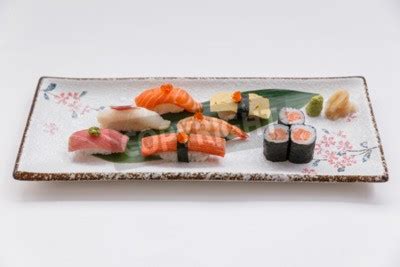 Sushi Set Geh Ren Maguro Hamachi Lachs Kani Garnelen Tamagoyaki