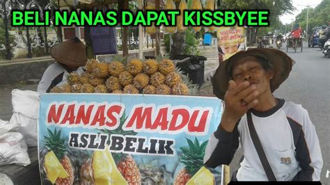 Penjual Nanas Madu Gerobak Pinggir Jalan Khas Belik Pemalang Youtube