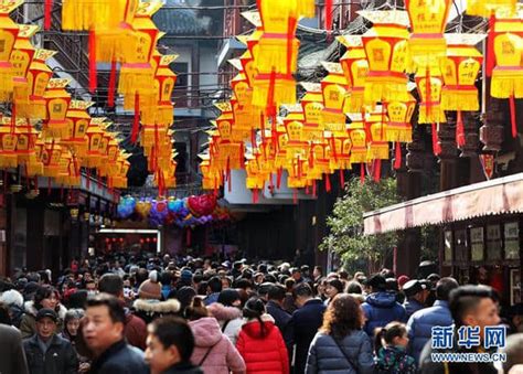 元宵花灯俏 全国各地红红火火迎佳节 成语词句网