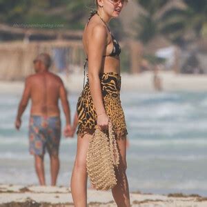 Rachel Hilbert Parades Her Bikini Body In Tulum Photos Leaked