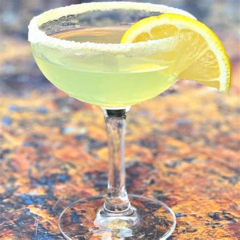 Keto Low Carb Sugar Free Lemon Drop Vodka Martini Cocktails