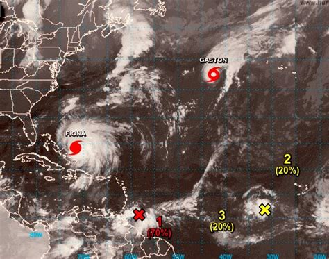 El huracán Fiona se intensifica a categoría 4 a medida que se acerca a