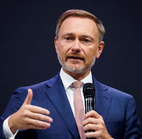 „Intensiv in der Natur unterwegs“: Finanzminister Lindner will Imkern ...