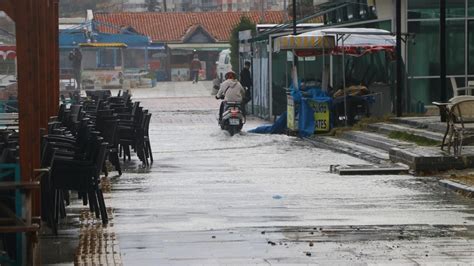 Marmara Denizi nde lodos Tekirdağ da deniz ulaşımını olumsuz etkiliyor