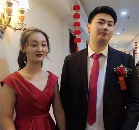 曝大衣哥前儿媳陈亚男再婚，婚纱照真假难辨，朱小伟二婚后当保安