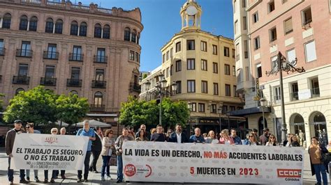 Ugt Y Ccoo Lamentan La Muerte De Un Trabajador Al Precipitarse En