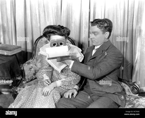 THE STRAWBERRY BLONDE From Left Olivia De Havilland James Cagney Stock Photo Alamy