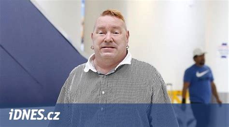 Zpěvák punkové kapely Sex Pistols se změnil k nepoznání iDNES cz
