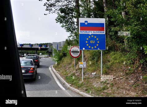 Border crossing between Croatia and Slovenia Stock Photo - Alamy