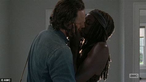 Big Kiss Michonne And Rick Kissed Before He Went Searching For Supplies For Negan The