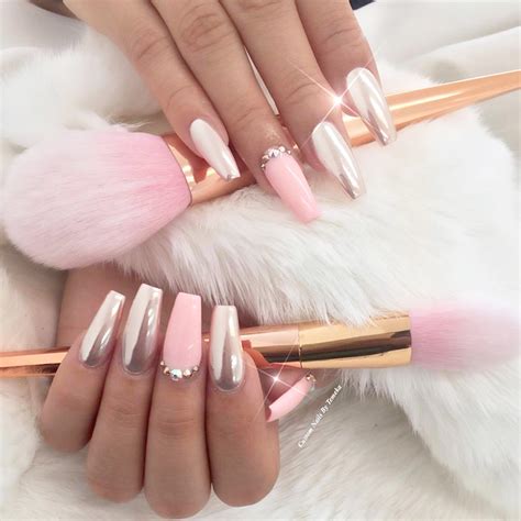 Chrome Nails Design The Newest Manicure Trend