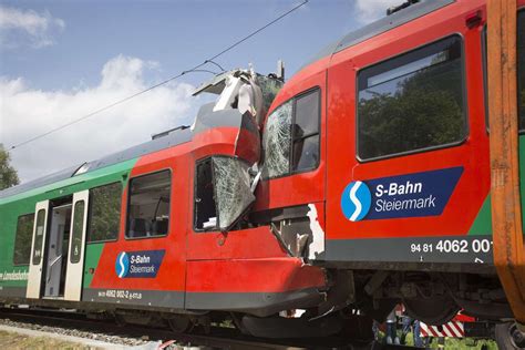 Austria Scontro Frontale Fra Treni Nel Bosco Un Morto E Vari Feriti