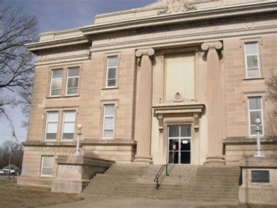 Marion County Courthouse, Salem, Illinois - Courthouses on Waymarking.com