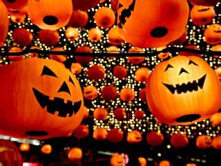 CN Halloween – Bing Wallpaper Download