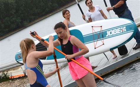 Angebot der Stadt Neuss Sport im Park hält und macht fit