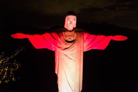 El Cristo Redentor De Río De Janeiro Se “viste” De Rojiblanco En Homenaje Al Perú Noticias