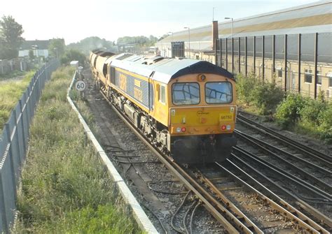 66752 Gillingham GB Railfreight Class 66 No 66752 The Flickr