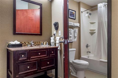 Comfort Suites Waco North - Near University Area Hotel (Waco (TX ...