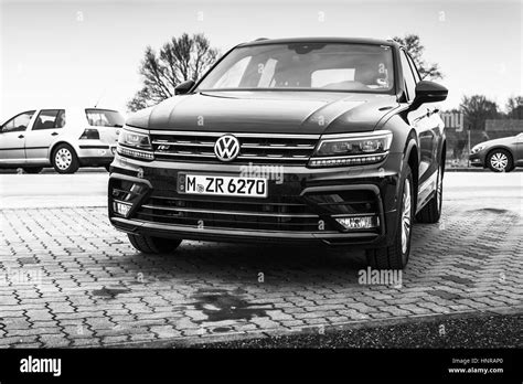 Vw Tiguan Fotos Und Bildmaterial In Hoher Aufl Sung Alamy