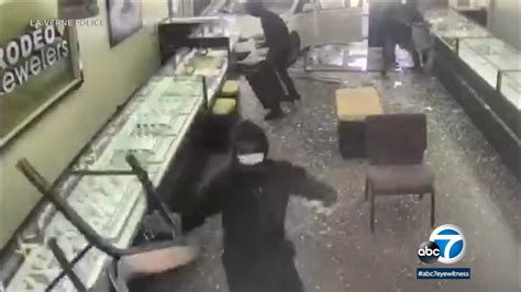 La Verne Robbery 20 000 Reward Offered After Thieves Caught On Video