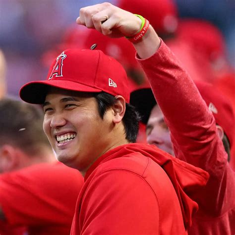 ベンチに大谷翔平！！スタジアムもネットも騒然「笑顔で安堵。これもはや母性か恋やろ」― スポニチ Sponichi Annex 野球