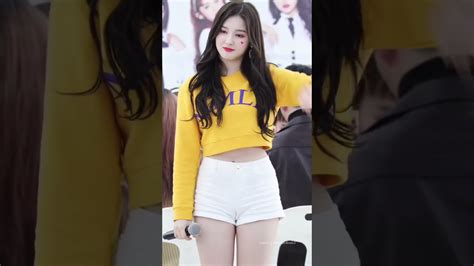 Nancy Momoland Boom Boom Dance - YouTube
