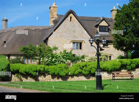 Thatched Cotswold Cottage Chipping Campden Cotswolds Gloucestershire England United Kingdom