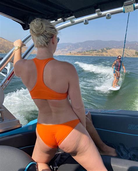 Lindsey Vonn Gets Body Shamed Over Bikini Photos And Responds