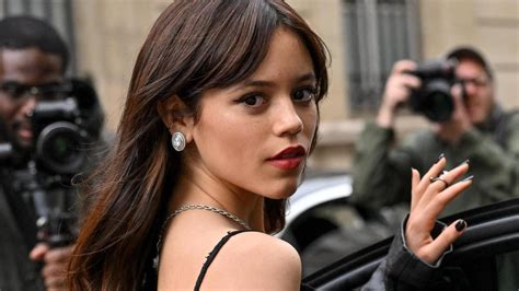 Jenna Ortega La Nueva Miércoles De Tim Burton Que Mató A La Chica Disney