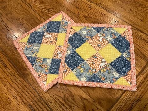 Set Of Homemade Quilted Pot Holders These Adorable Hot Pads Are Made With Reproduction
