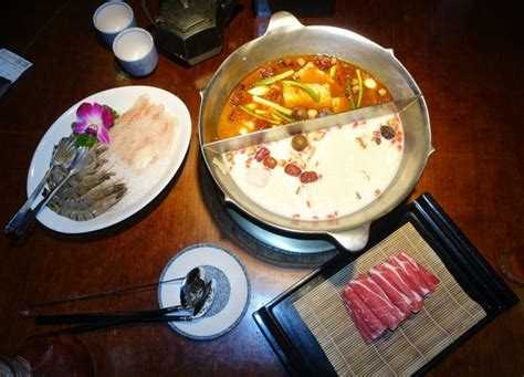 Twin Side Hot Pot Couples Hot Pot At Wu Lao Guo 2 Living Nomads Travel Tips Guides