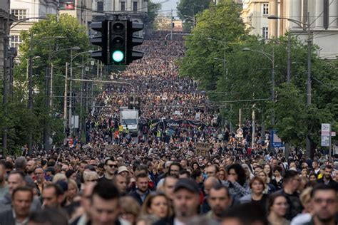 Beograd Dosad Najmasovniji Prosvjed Srbija Protiv Nasilja Hrt