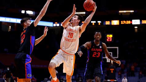 Tennessee Vols Basketball runs past Florida at Thompson-Boling Arena ...