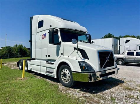 2017 Volvo Vnl64t780 Sleeper Semi Truck 425hp Automatic For Sale