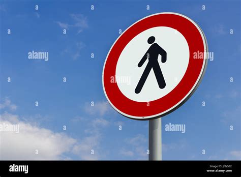 Red Man Crossing Sign Hi Res Stock Photography And Images Alamy