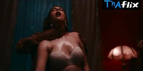 Aditi Singh Underwear Scene In Rana Naidu