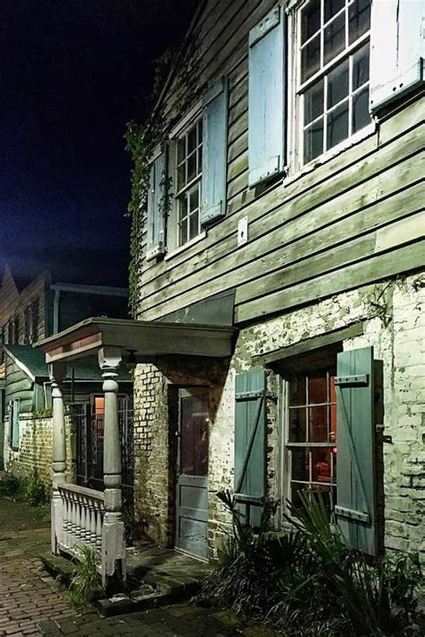 Haunted Restaurants in Savannah: Which One is the Spookiest? - Savannah First-Timer's Guide