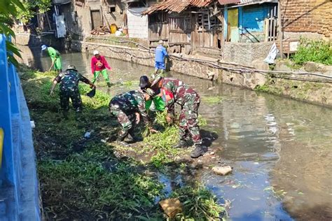 Antisipasi Banjir Koramil 1805 KC BTN Perkuat Kolaborasi Melalui Karya