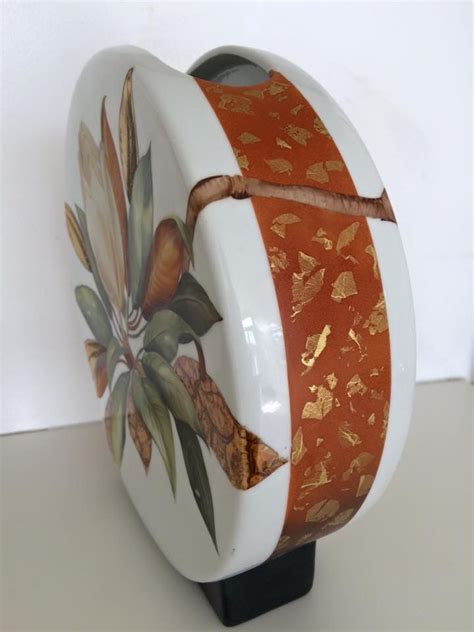 Épinglé par Ruth Jullier sur Porzellan Peinture sur porcelaine Vase