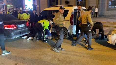 Bursa da polis dur ihtarına uymayan sürücüyü uyarı ateşi açarak yakaladı