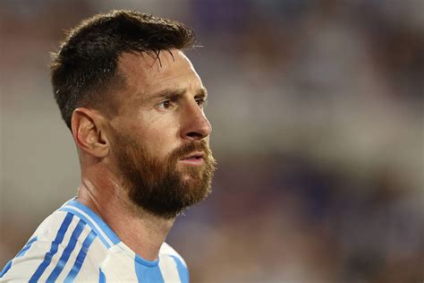 Messi i Pique staną przed sądem Wraca głośna sprawa z 2020 roku