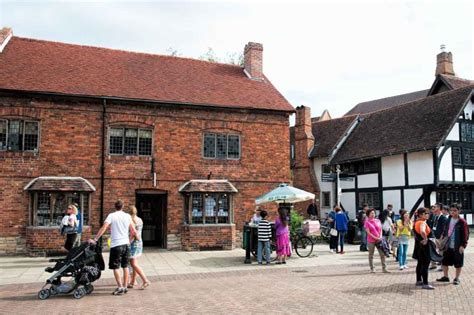 Shakespeares Stratford And The Cotswolds Gray Line