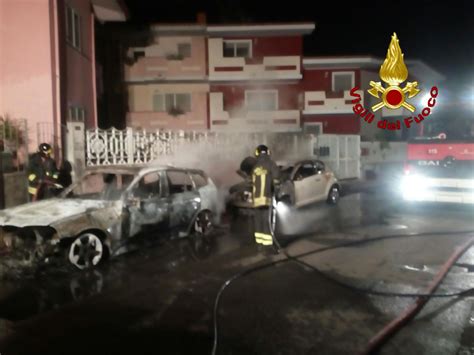 Assemini Due Auto Incendiate Nella Notte Una Casa Danneggiata