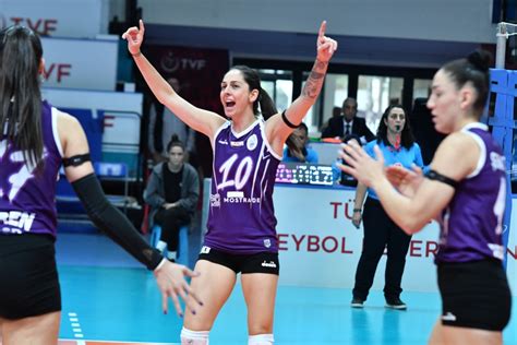 Zeren Spor KFC Kadınlar 1 Lig de 2de 2 Yaptı VoleybolunAdresi