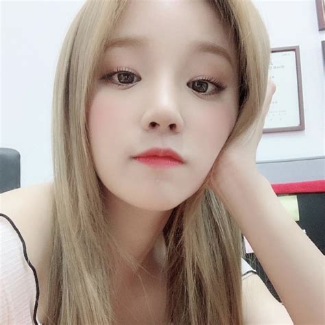 Song Yuqi Gidle Selca Icon Pfp Kpop In 2022 Songs G I Dle Kpop