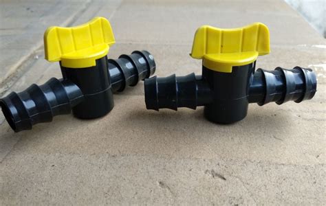 Vision Agritech Black And Yellow 16mm Lateral Cock Half Lock For Drip